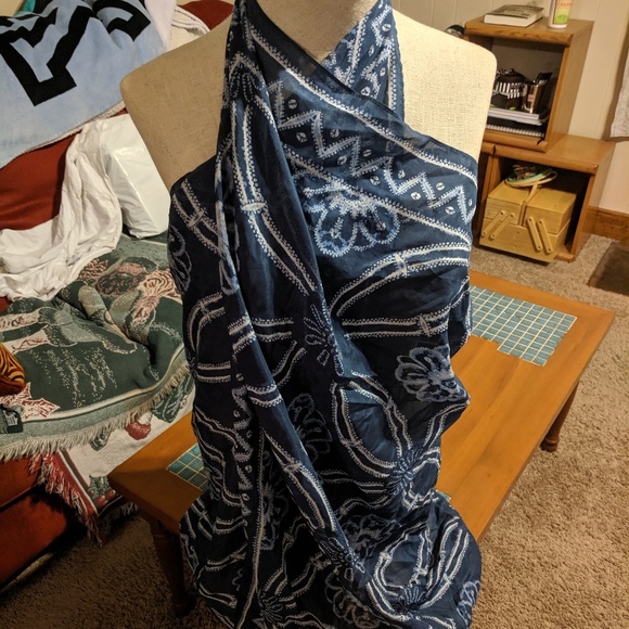 henri bendel Accessories - Henri Bendel Bali Pareo and Scarf henri bendel Accessories - Henri Bendel Bali Pareo and Scarf